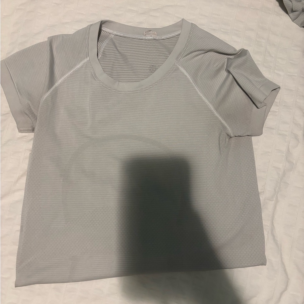 white lululemon swiftly tech